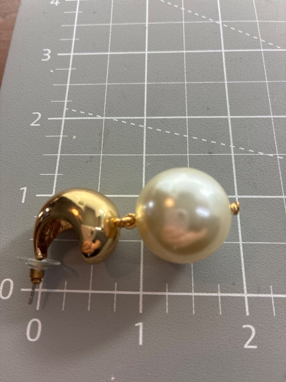 Gold Tone Pearl Drop Hoop Earrings Large Faux Pearl Statement Dangle Modern - Picture 3 of 8